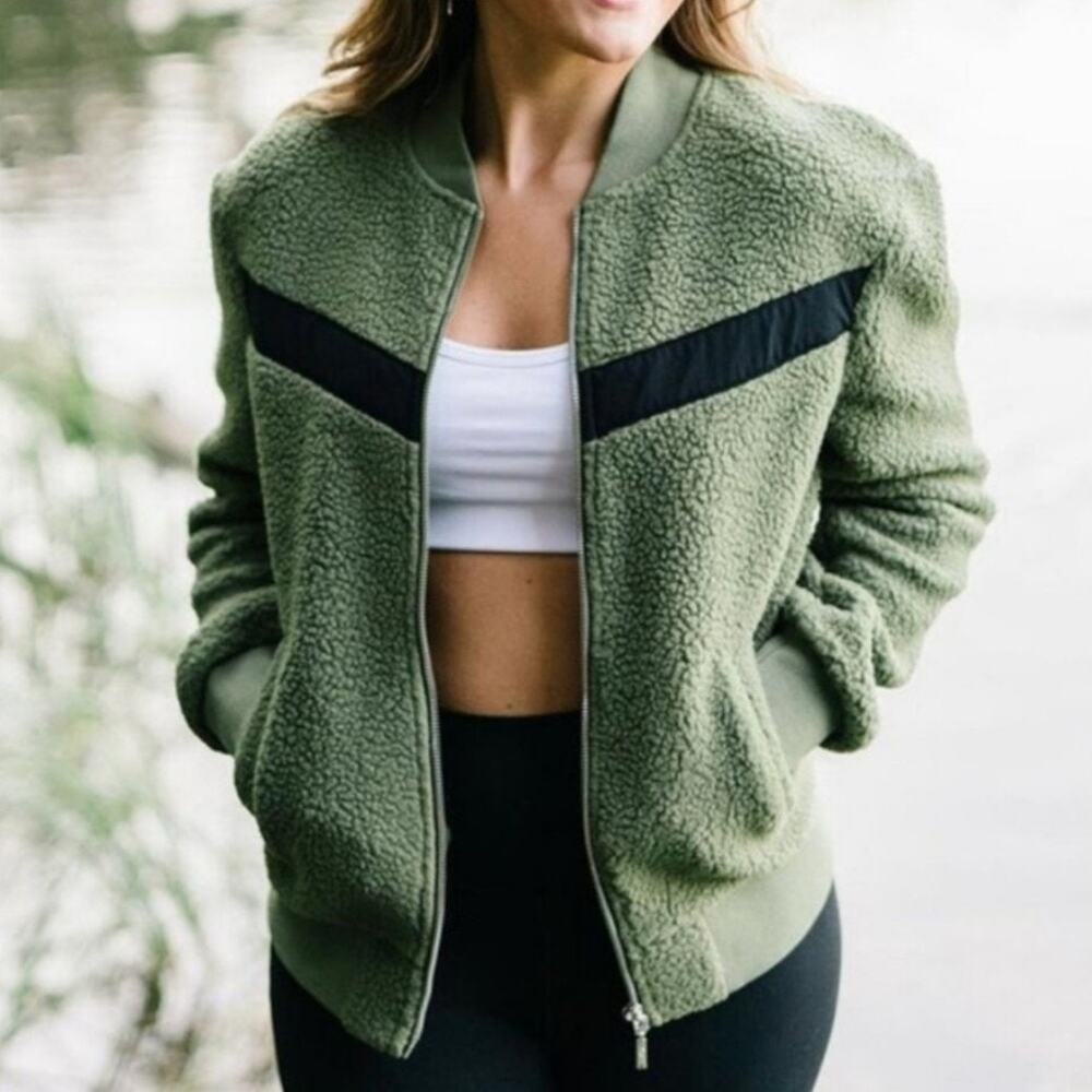 Zyia Olive Flying V Fleece Jacket Size Large